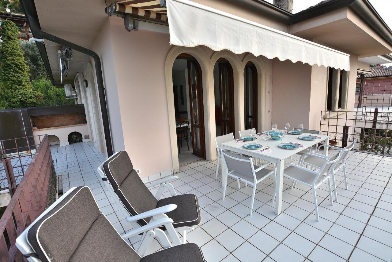 Apartment Frader Otto With Lake View Torri Del Benaco Luaran gambar